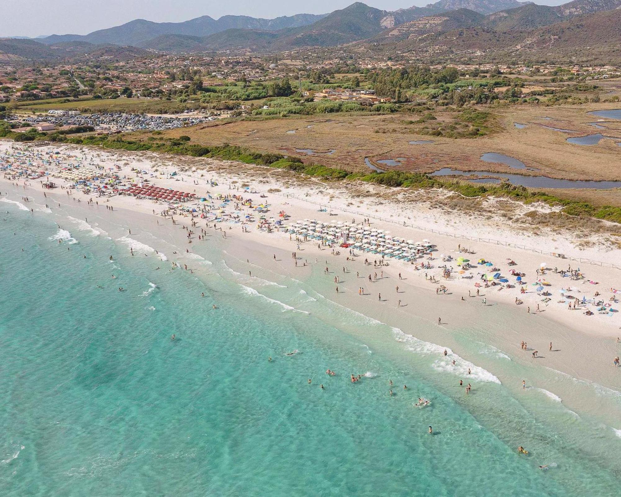 Готель Zeta Club San Teodoro Le Rose Екстер'єр фото
