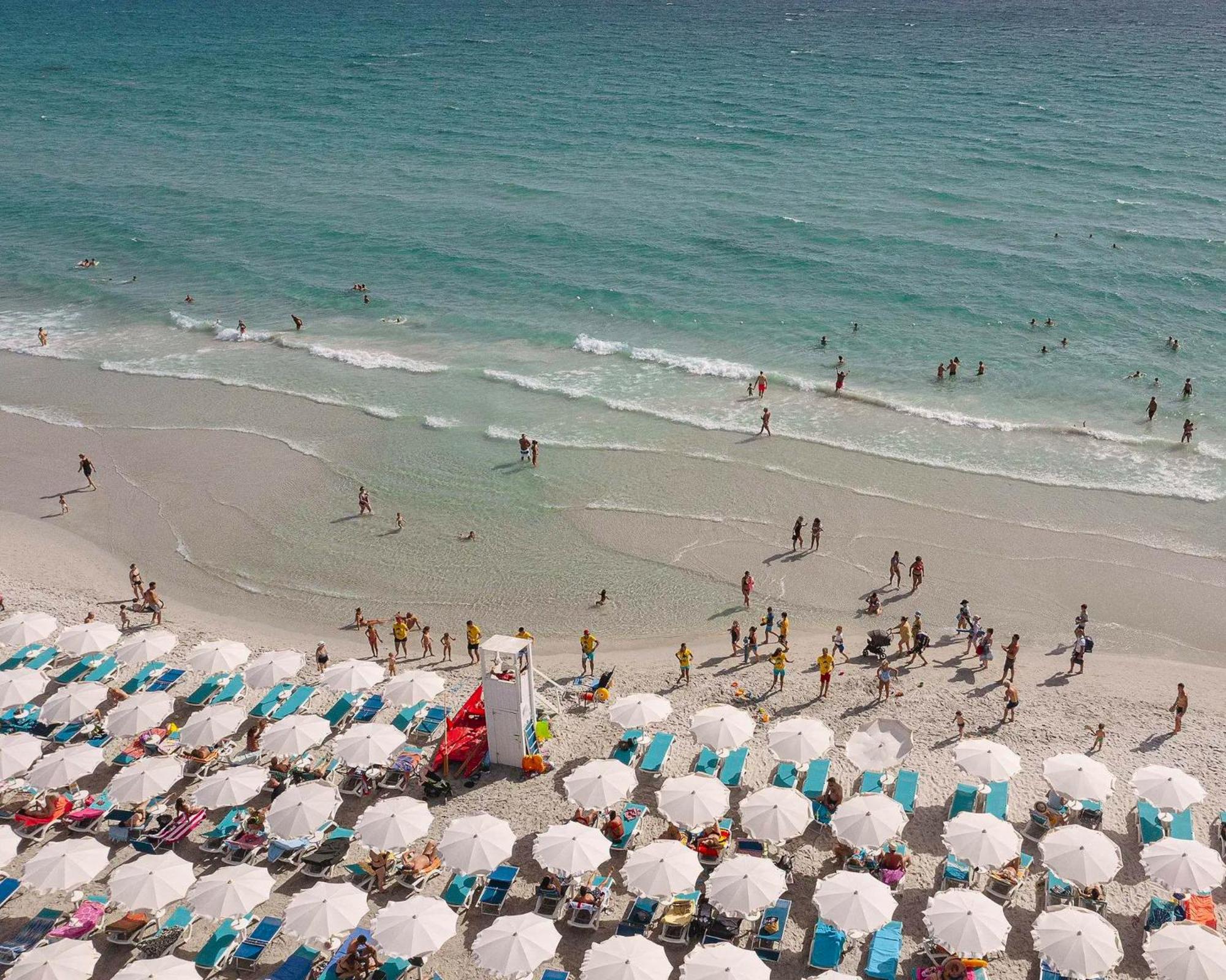Готель Zeta Club San Teodoro Le Rose Екстер'єр фото