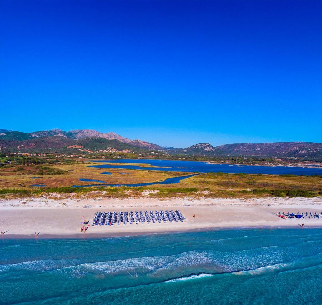 Готель Zeta Club San Teodoro Le Rose Екстер'єр фото