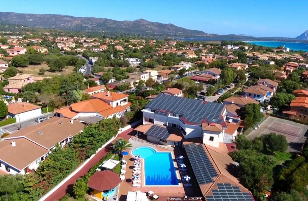 Готель Zeta Club San Teodoro Le Rose Екстер'єр фото